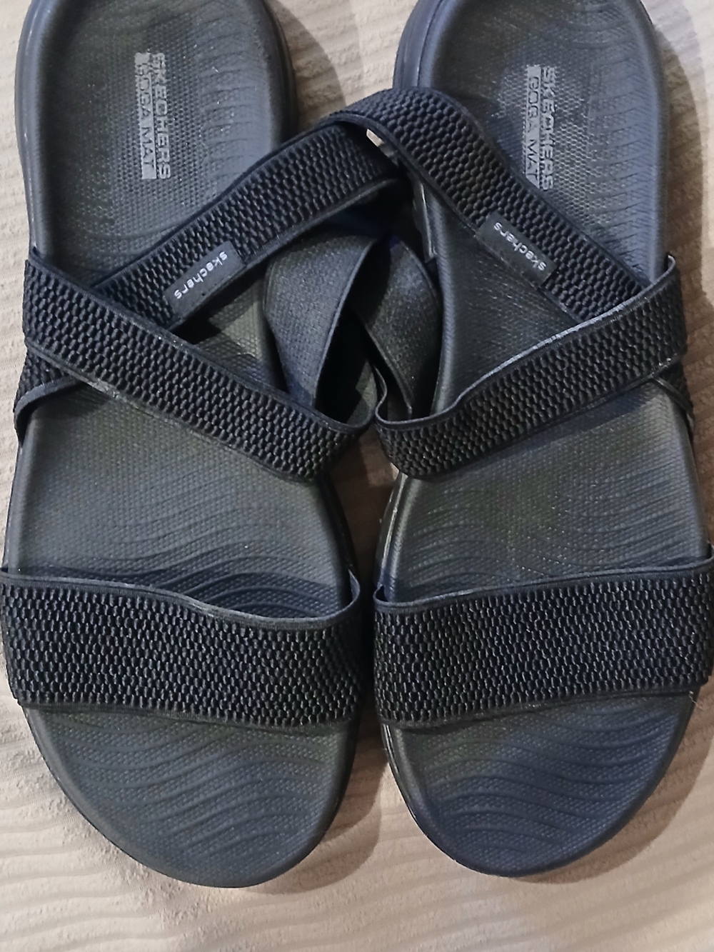 Skechers Women’s Black Comfort Slide Sandals Size 11 Goga Mat